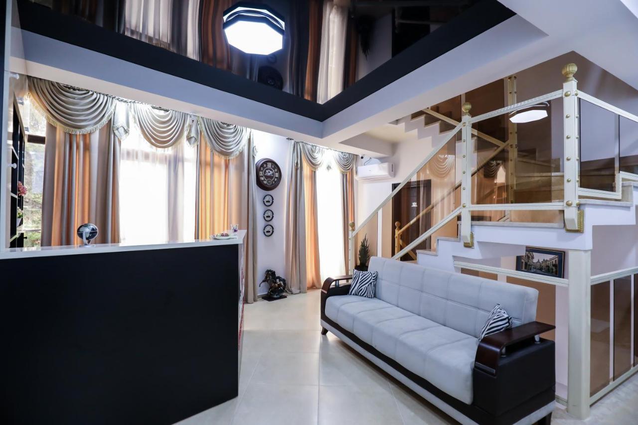 Hotel Sagu คูทายสิ ภายนอก รูปภาพ